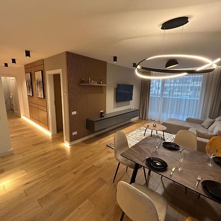 בראשוב B-Holiday Luxury Apartments Urban Plaza מראה חיצוני תמונה