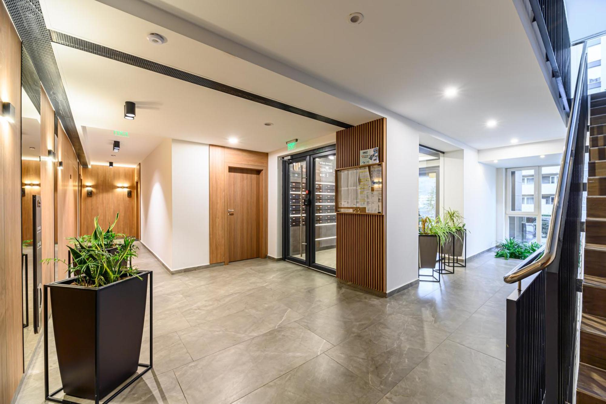בראשוב B-Holiday Luxury Apartments Urban Plaza מראה חיצוני תמונה
