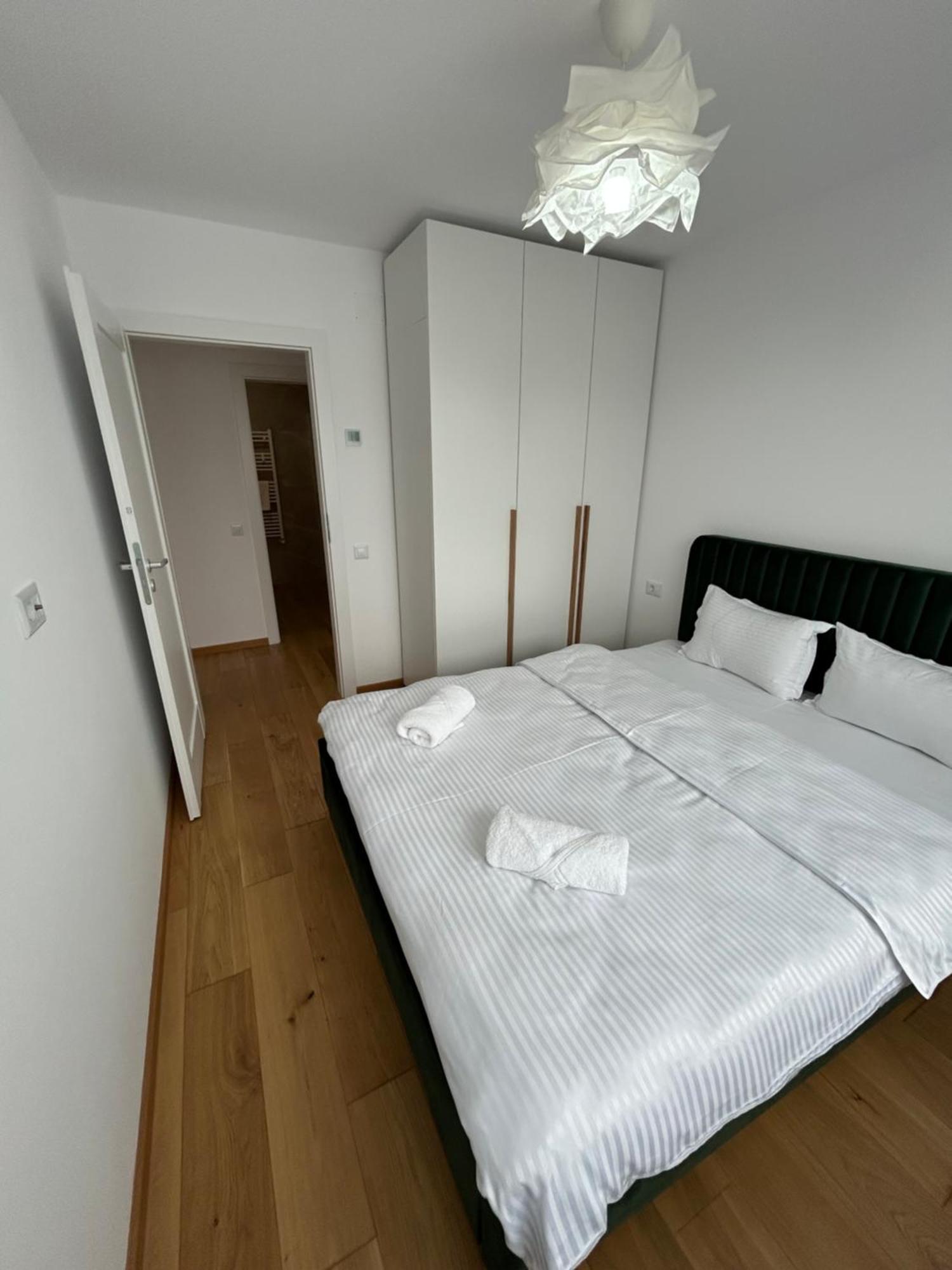 בראשוב B-Holiday Luxury Apartments Urban Plaza מראה חיצוני תמונה