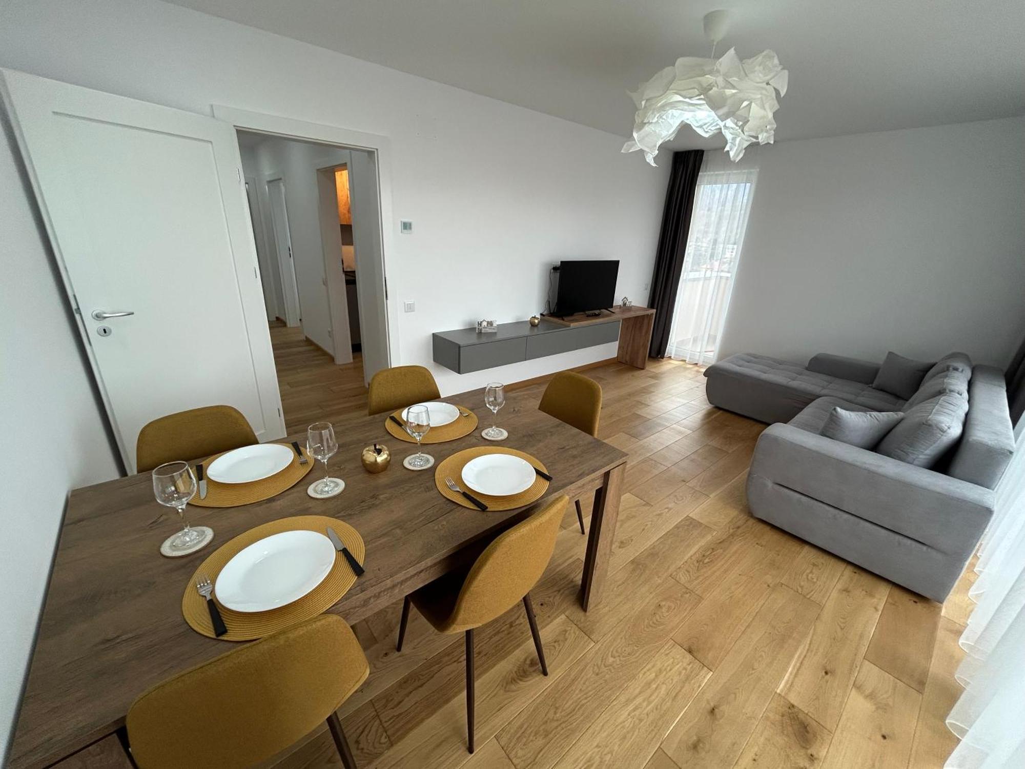 בראשוב B-Holiday Luxury Apartments Urban Plaza מראה חיצוני תמונה