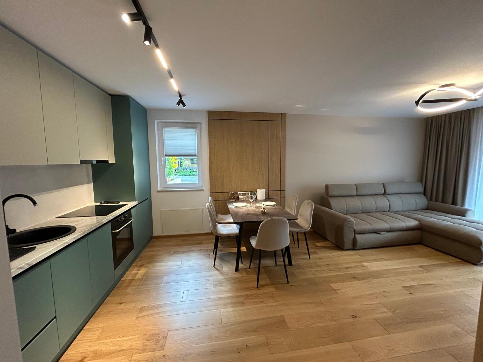 בראשוב B-Holiday Luxury Apartments Urban Plaza מראה חיצוני תמונה